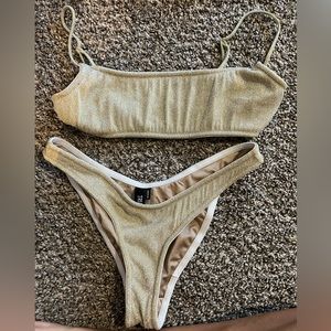 Triangl gold bikini